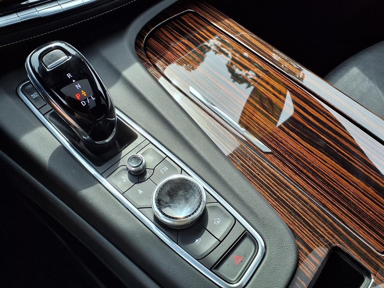 Cadillac Escalade 4WD 4dr Premium Luxury 2022
