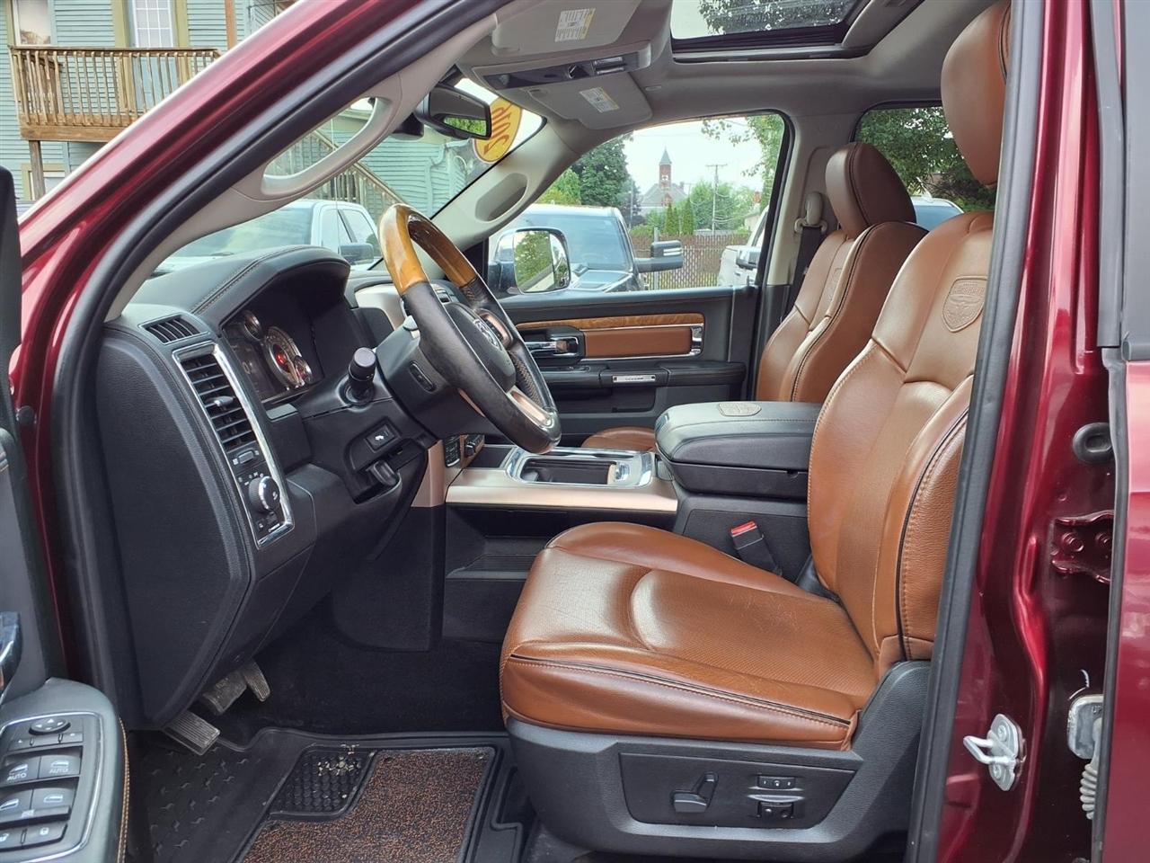 RAM 1500 4WD Crew Cab 149" Longhorn 2017
