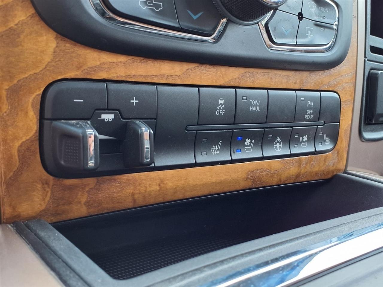 RAM 1500 4WD Crew Cab 149" Longhorn 2017