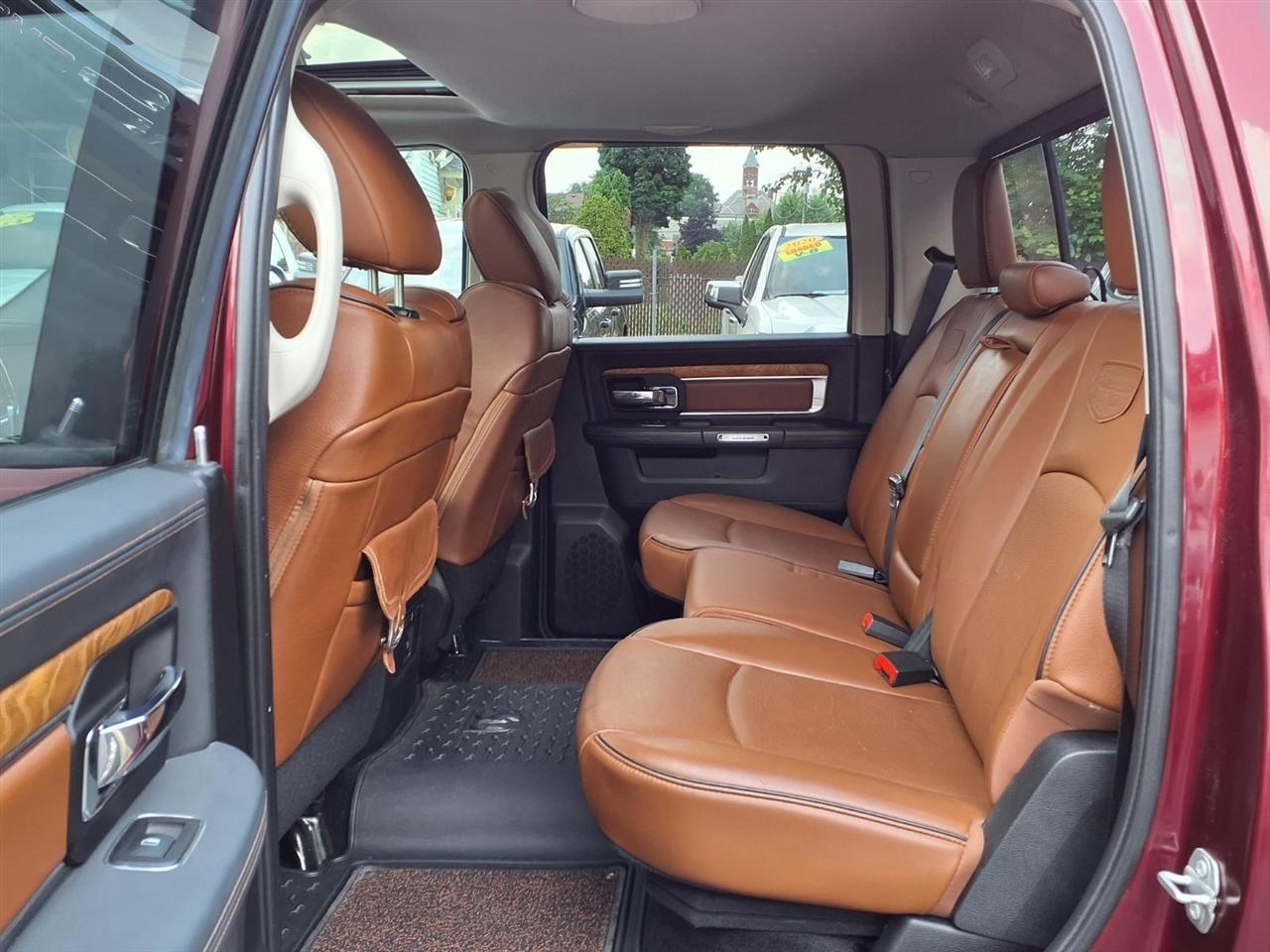 RAM 1500 4WD Crew Cab 149" Longhorn 2017