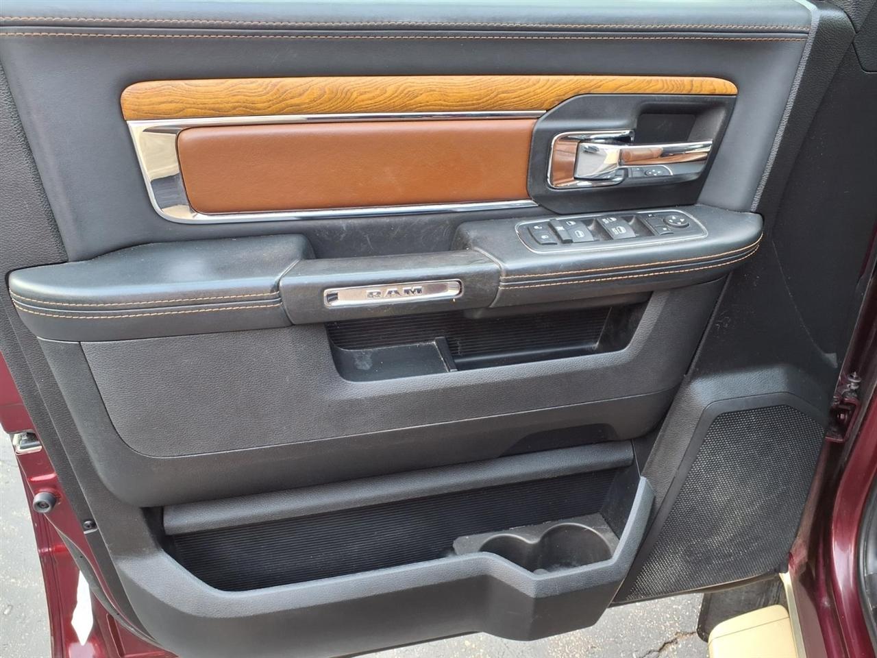 RAM 1500 4WD Crew Cab 149" Longhorn 2017