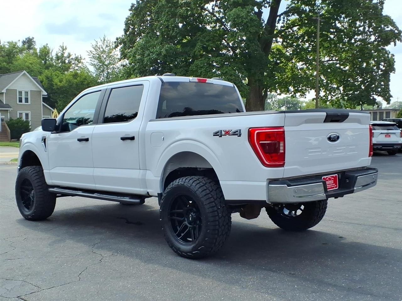 Ford F-150 XLT 4WD SuperCrew 5.5' Box 2023