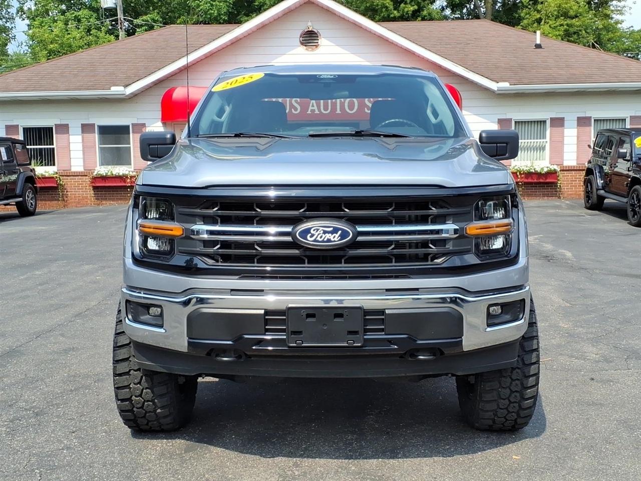 Ford F-150 XLT 4WD SuperCrew 5.5' Box 2025