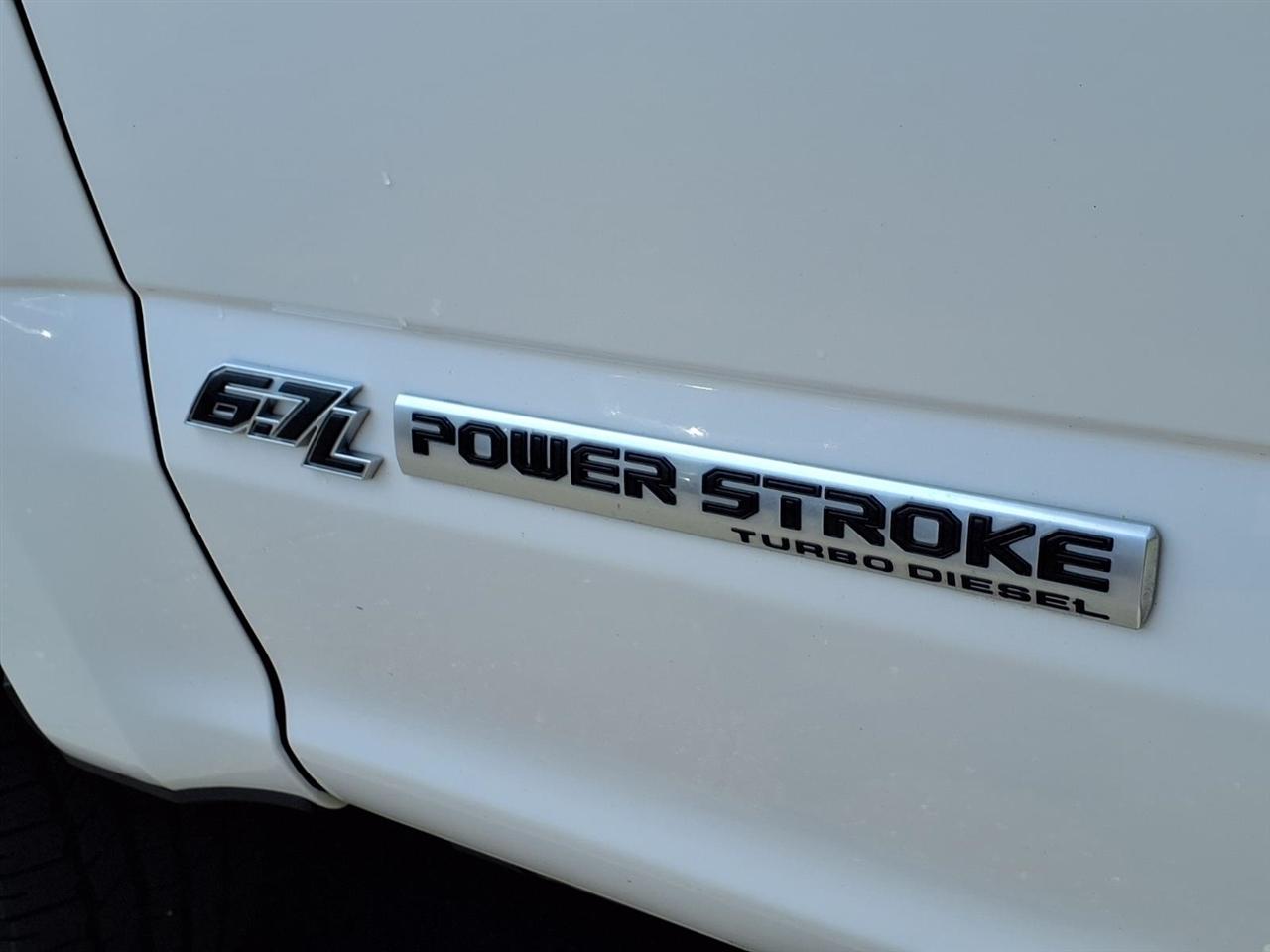 Ford Super Duty F-350 SRW King Ranch 4WD Crew Cab 8' Box 2019
