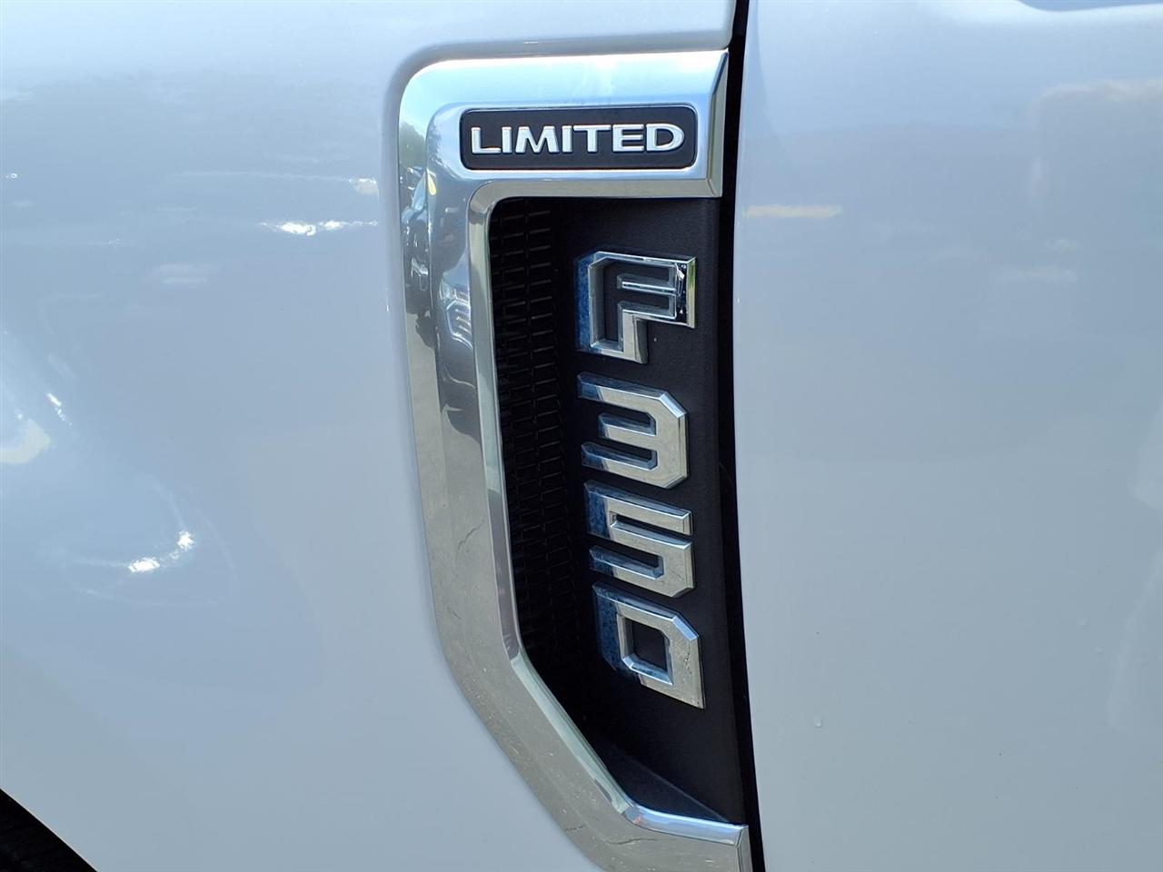 Ford Super Duty F-350 SRW King Ranch 4WD Crew Cab 8' Box 2019