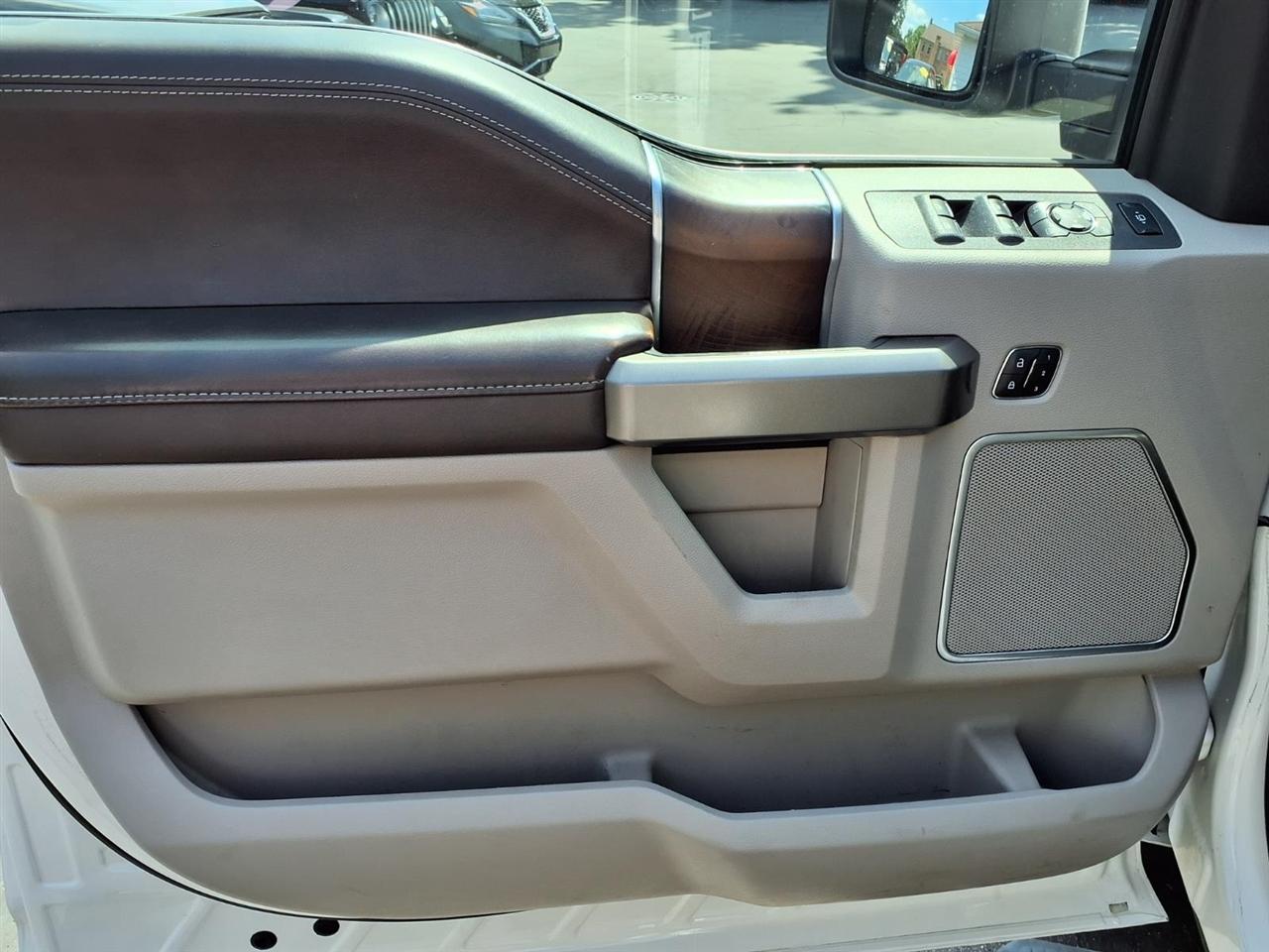 Ford Super Duty F-350 SRW King Ranch 4WD Crew Cab 8' Box 2019
