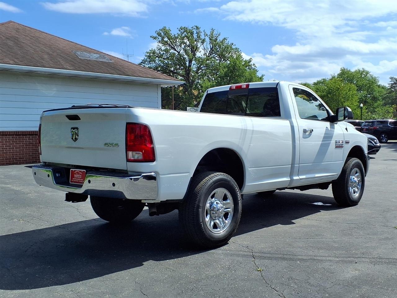RAM 2500 4WD Reg Cab 140.5" SLT 2016