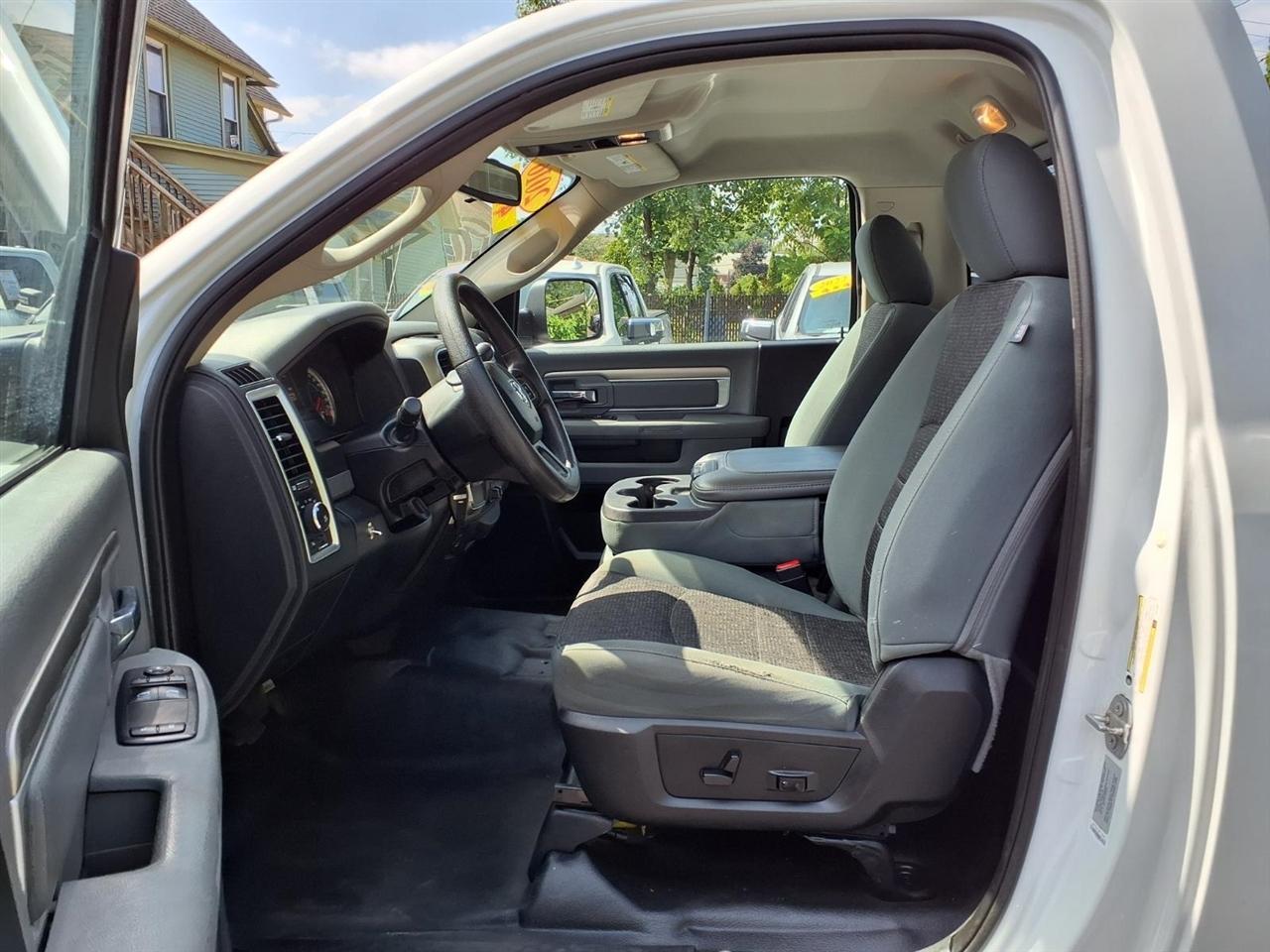 RAM 2500 4WD Reg Cab 140.5" SLT 2016