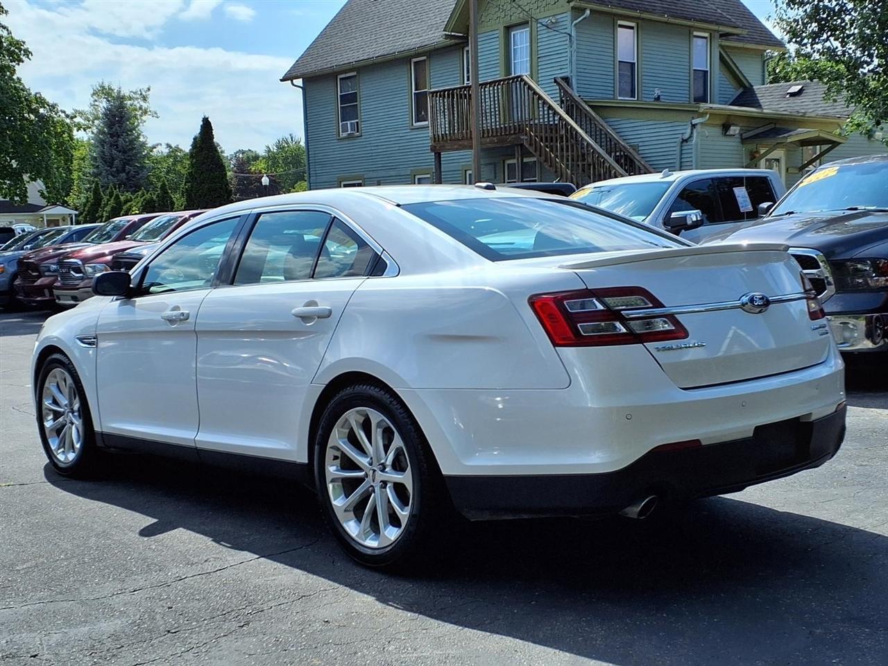 Ford Taurus Limited AWD 2018