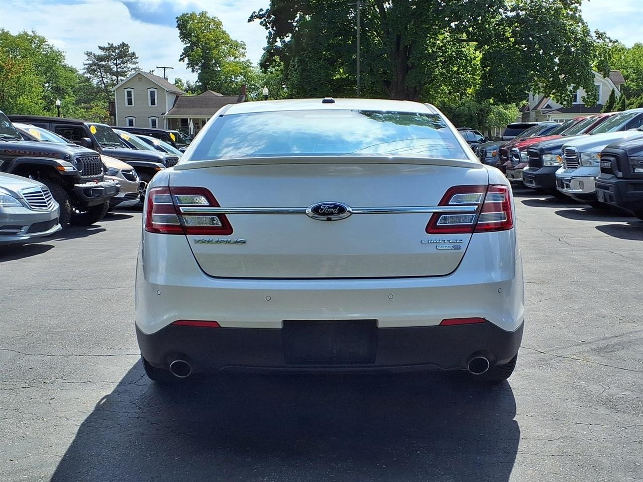 Ford Taurus Limited AWD 2018