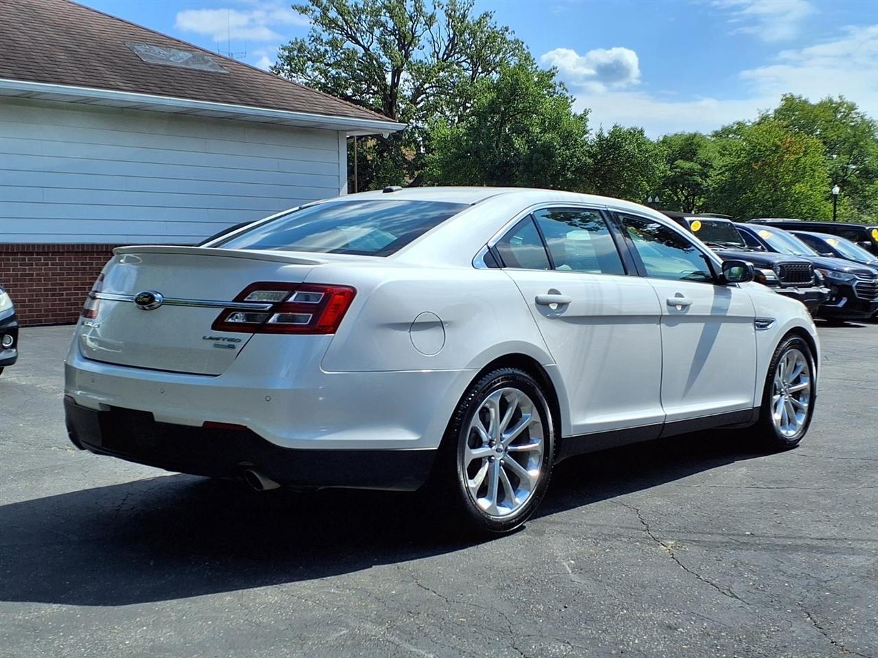 Ford Taurus Limited AWD 2018