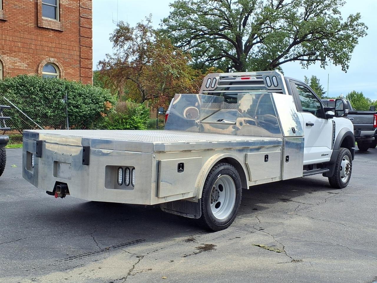 Ford Super Duty F-550 DRW XLT 4WD Reg Cab 145" WB 60" CA 2024