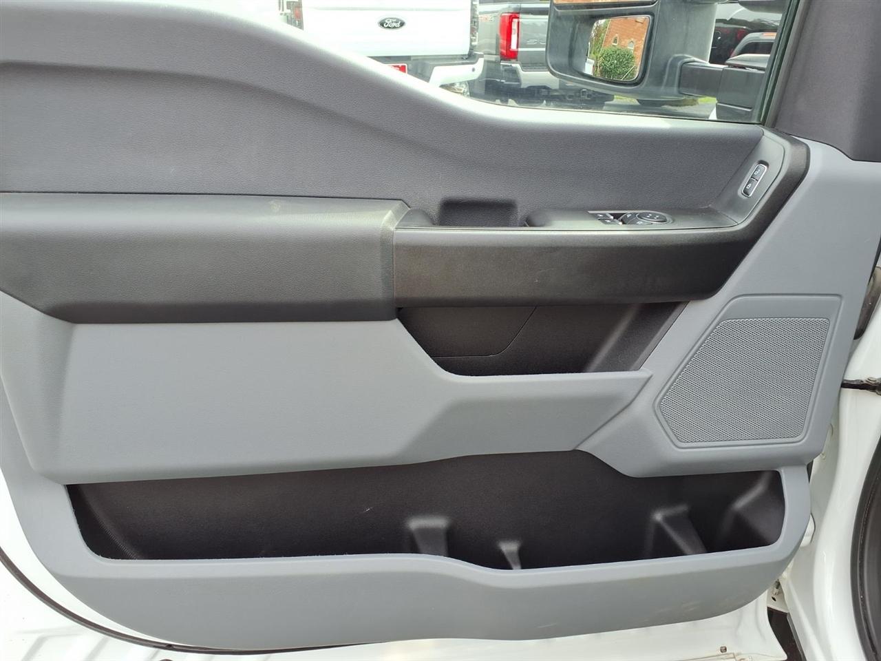 Ford Super Duty F-550 DRW XLT 4WD Reg Cab 145" WB 60" CA 2024