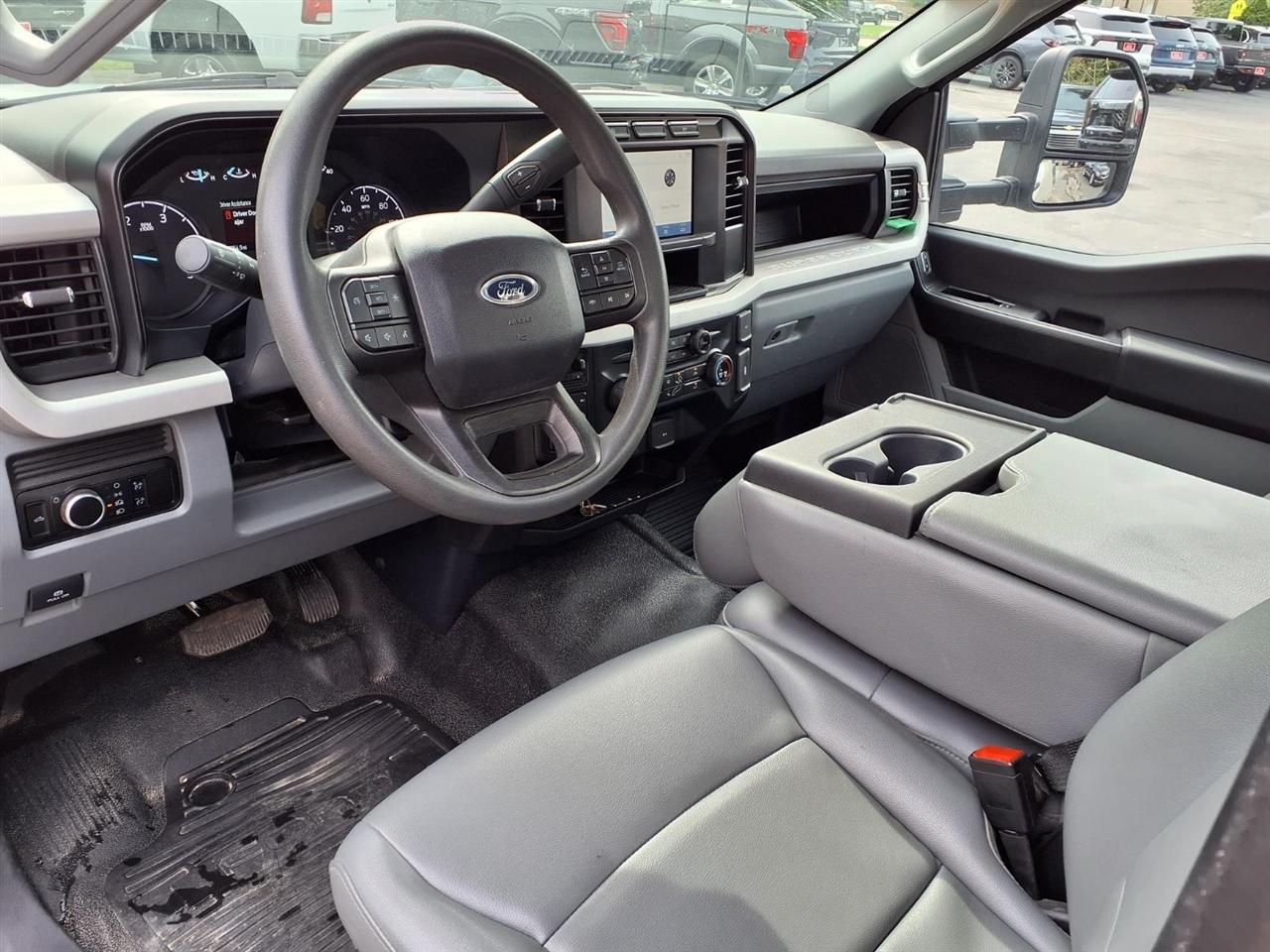 Ford Super Duty F-550 DRW XLT 4WD Reg Cab 145" WB 60" CA 2024