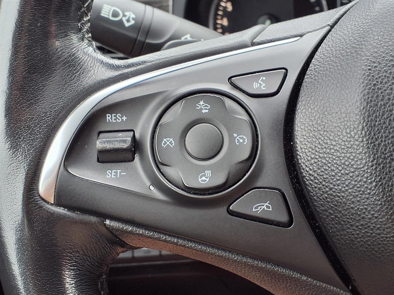 Buick LaCrosse 4dr Sdn Premium AWD *Ltd Avail* 2019