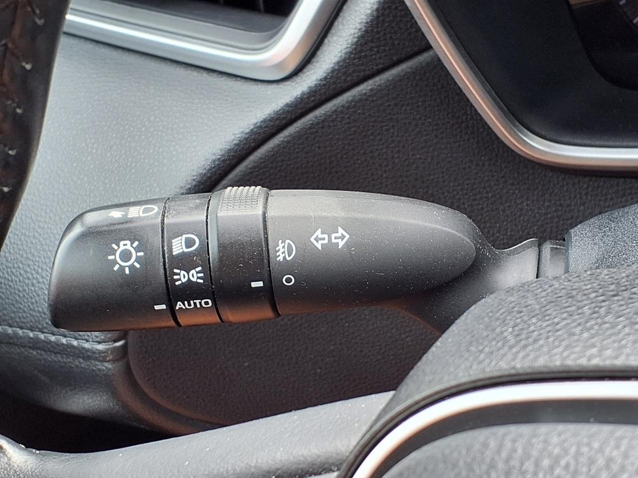 Toyota Corolla Cross XLE 4WD (Natl) 2022