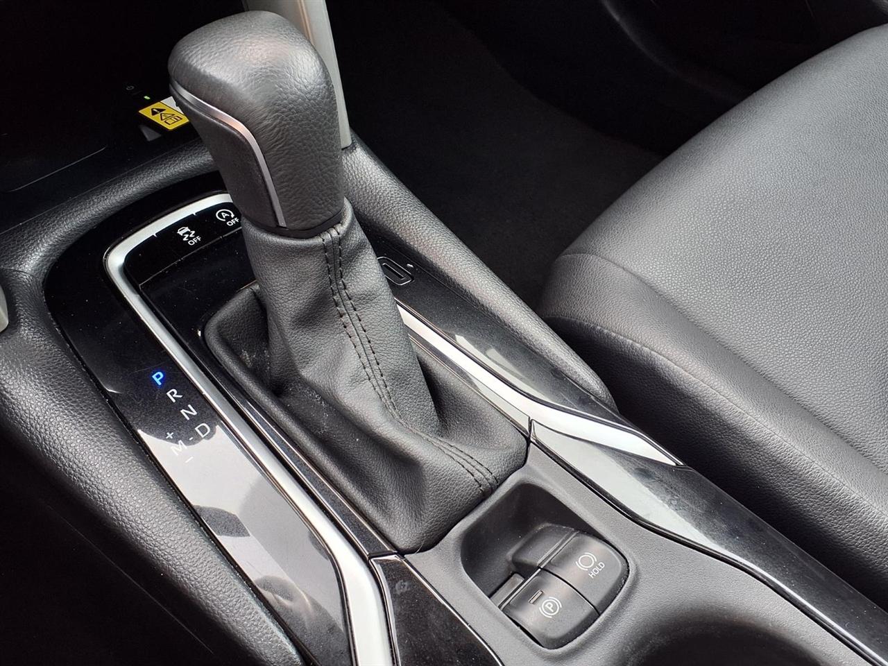 Toyota Corolla Cross XLE 4WD (Natl) 2022