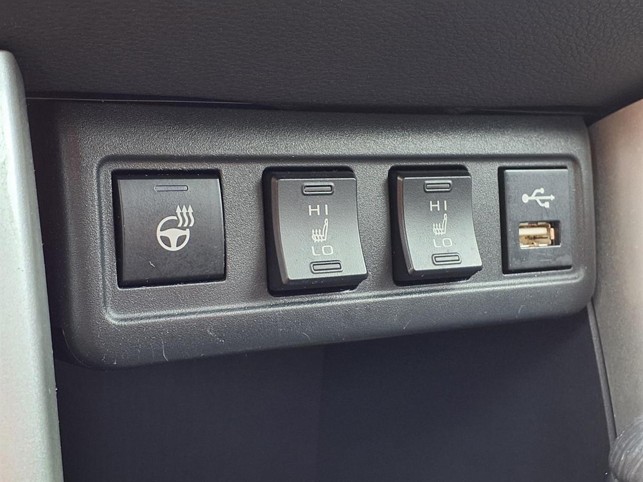 Toyota Corolla Cross XLE 4WD (Natl) 2022