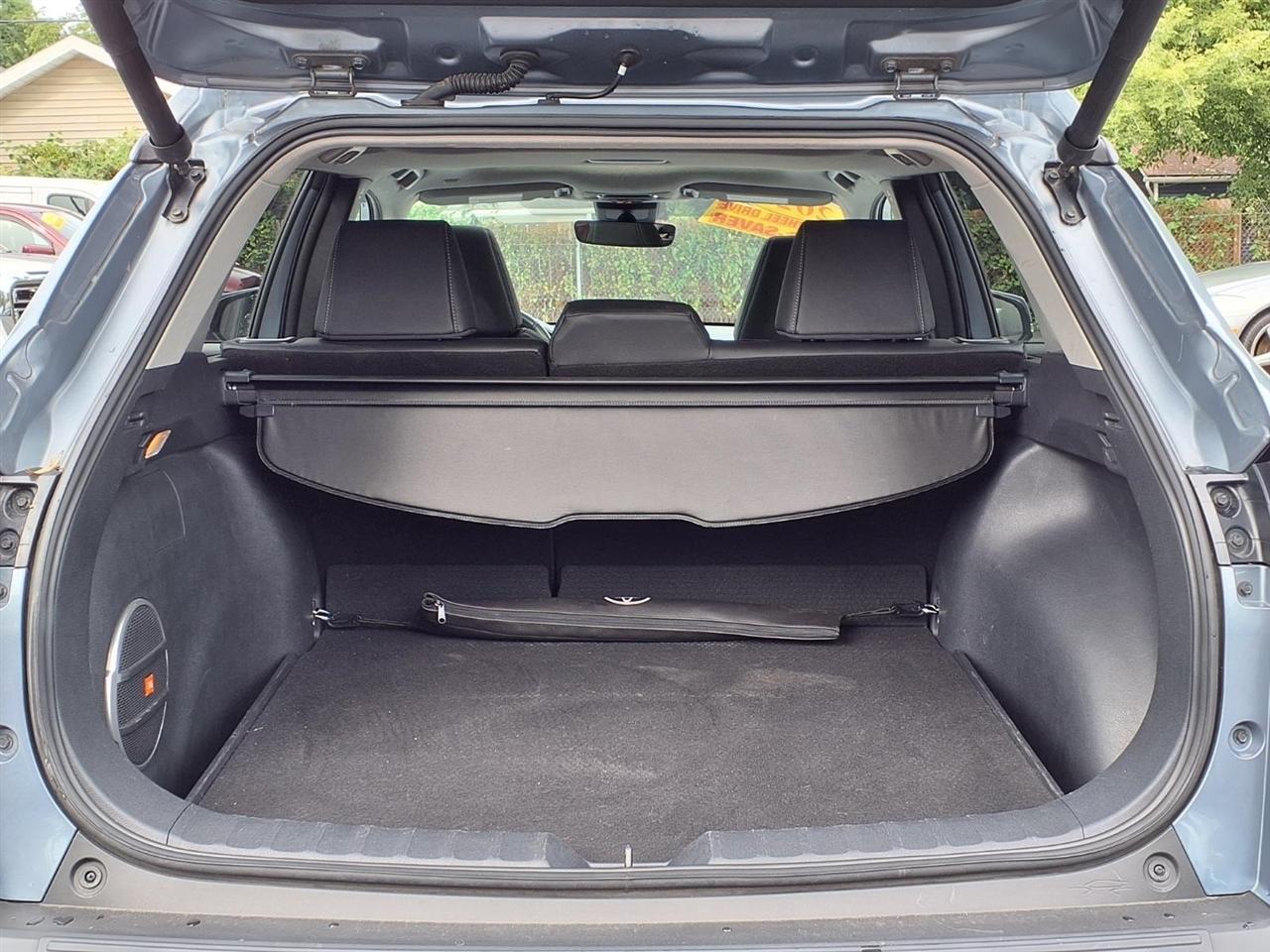 Toyota Corolla Cross XLE 4WD (Natl) 2022