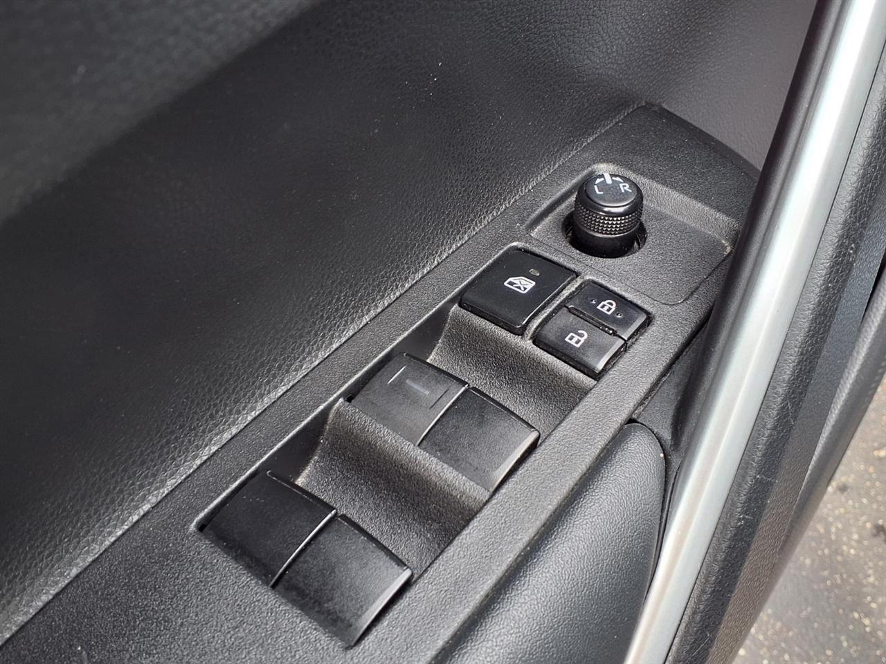 Toyota Corolla Cross XLE 4WD (Natl) 2022