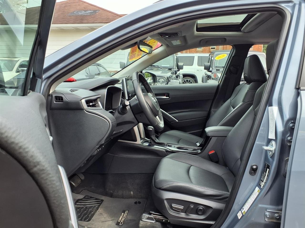 Toyota Corolla Cross XLE 4WD (Natl) 2022