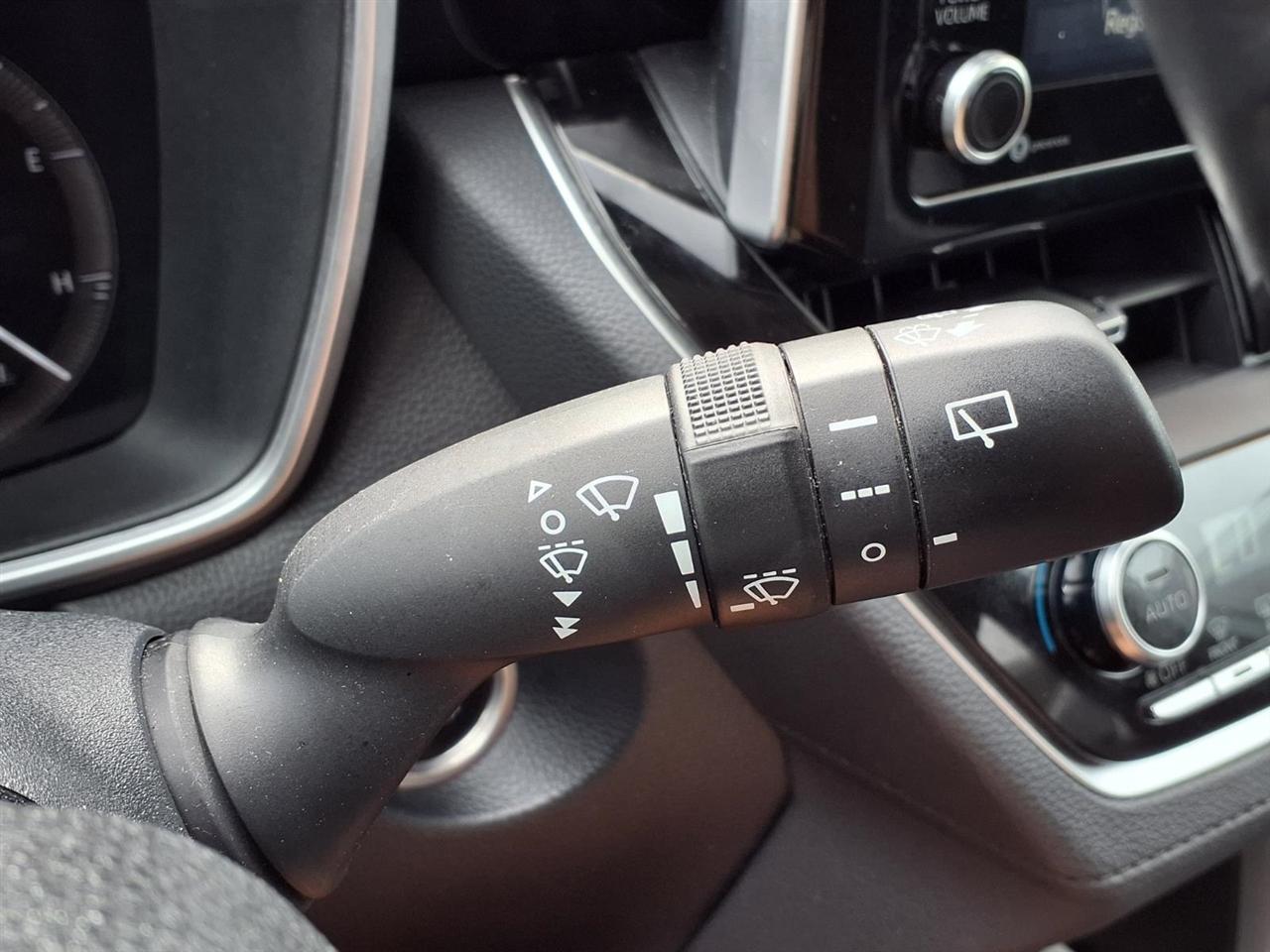 Toyota Corolla Cross XLE 4WD (Natl) 2022