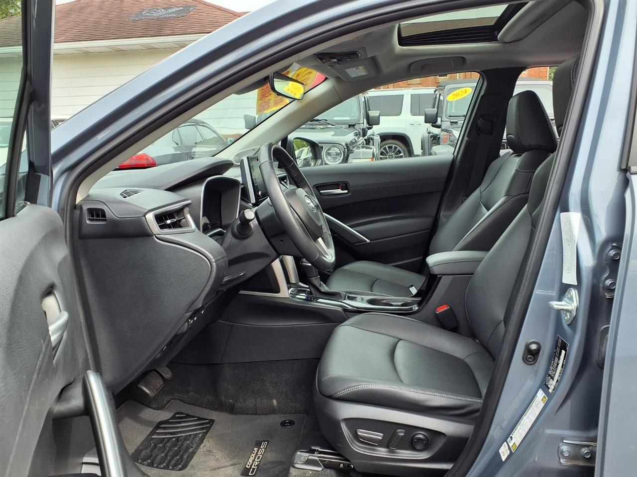 Toyota Corolla Cross XLE 4WD (Natl) 2022