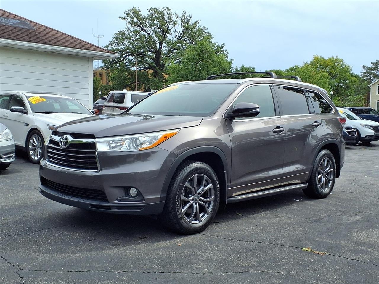 Toyota Highlander AWD 4dr V6 XLE (Natl) 2016