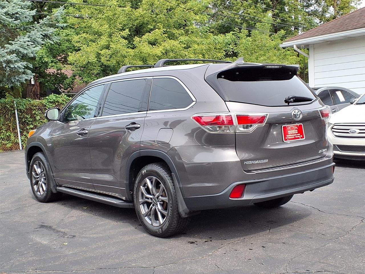 Toyota Highlander AWD 4dr V6 XLE (Natl) 2016