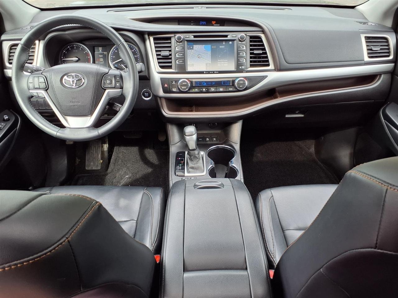 Toyota Highlander AWD 4dr V6 XLE (Natl) 2016