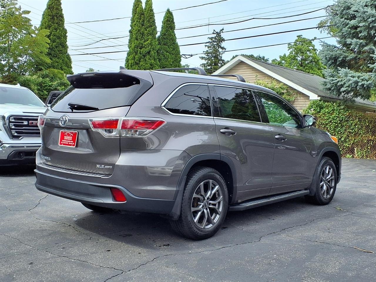 Toyota Highlander AWD 4dr V6 XLE (Natl) 2016
