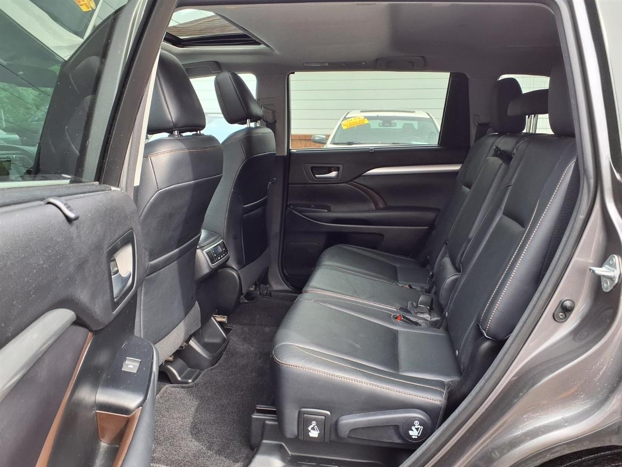 Toyota Highlander AWD 4dr V6 XLE (Natl) 2016
