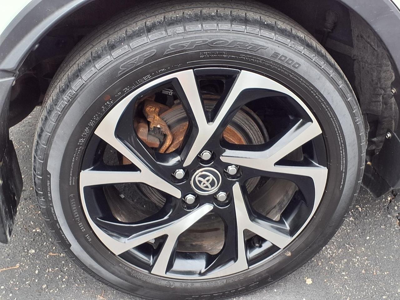 Toyota C-HR Nightshade FWD (Natl) 2021