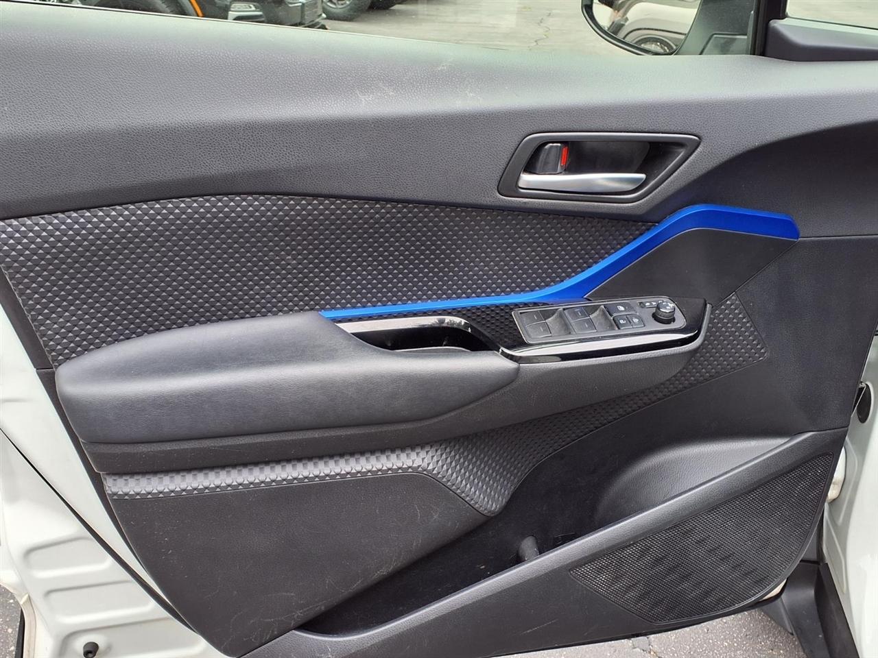Toyota C-HR Nightshade FWD (Natl) 2021