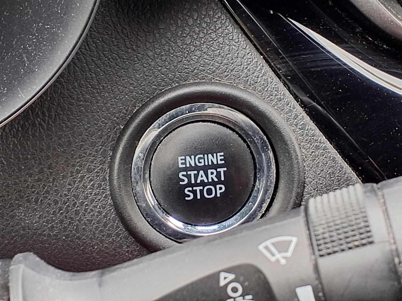 Toyota C-HR Nightshade FWD (Natl) 2021