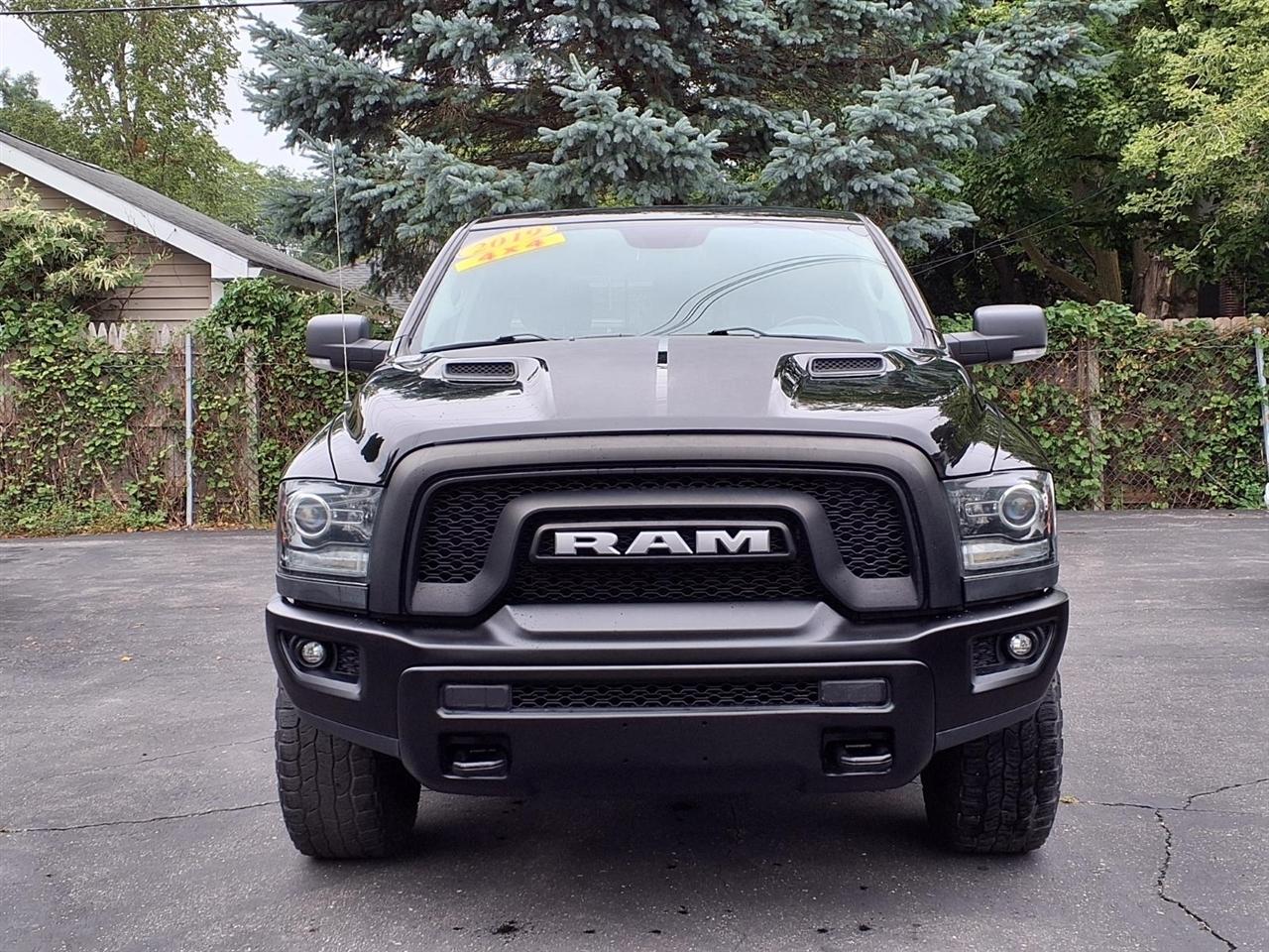 RAM 1500 Classic Warlock 4x4 Crew Cab 5'7" Box 2019