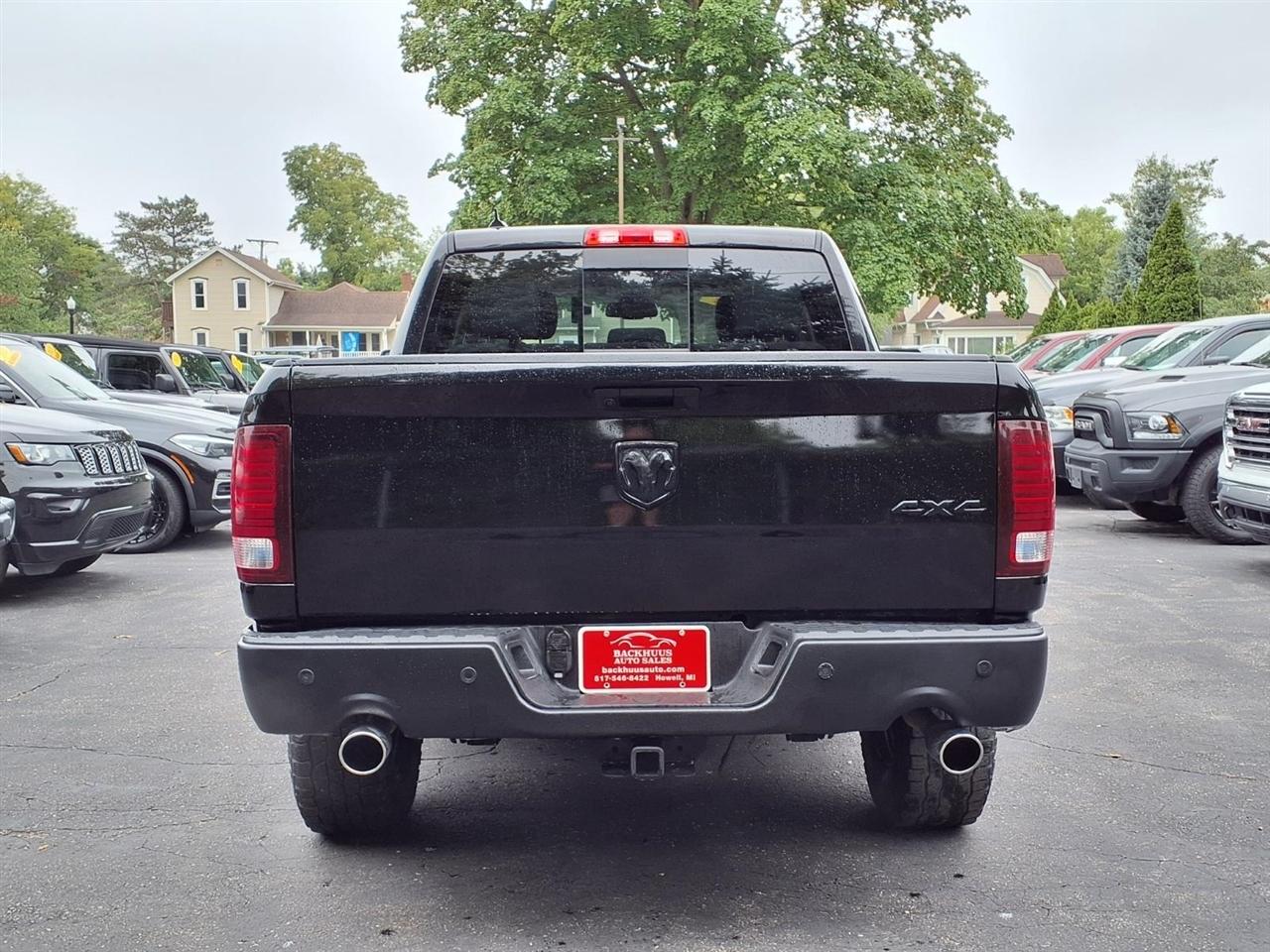 RAM 1500 Classic Warlock 4x4 Crew Cab 5'7" Box 2019