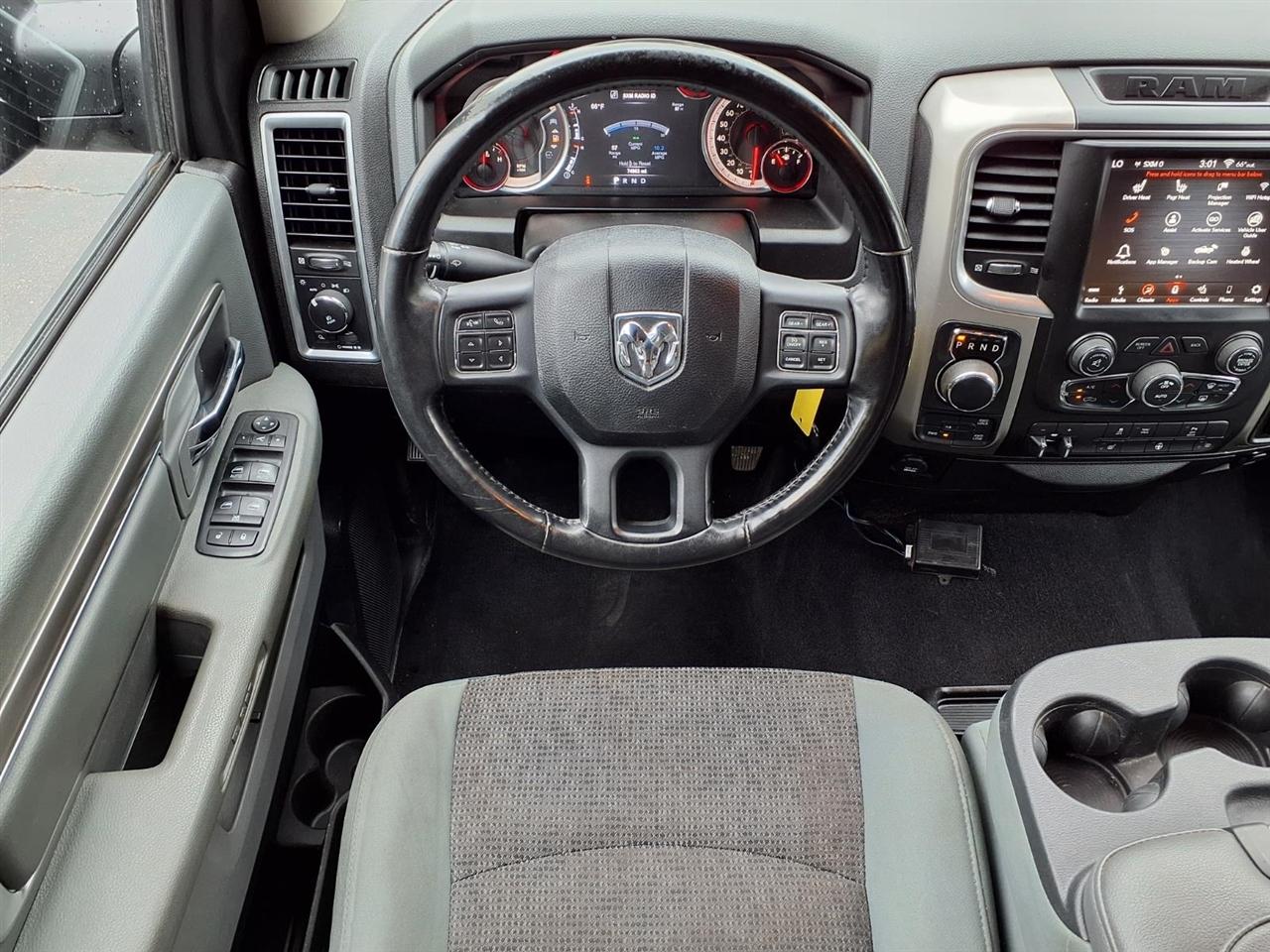 RAM 1500 Classic Warlock 4x4 Crew Cab 5'7" Box 2019