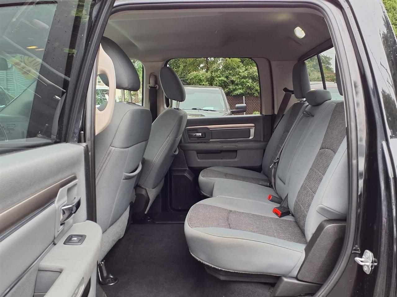 RAM 1500 Classic Warlock 4x4 Crew Cab 5'7" Box 2019