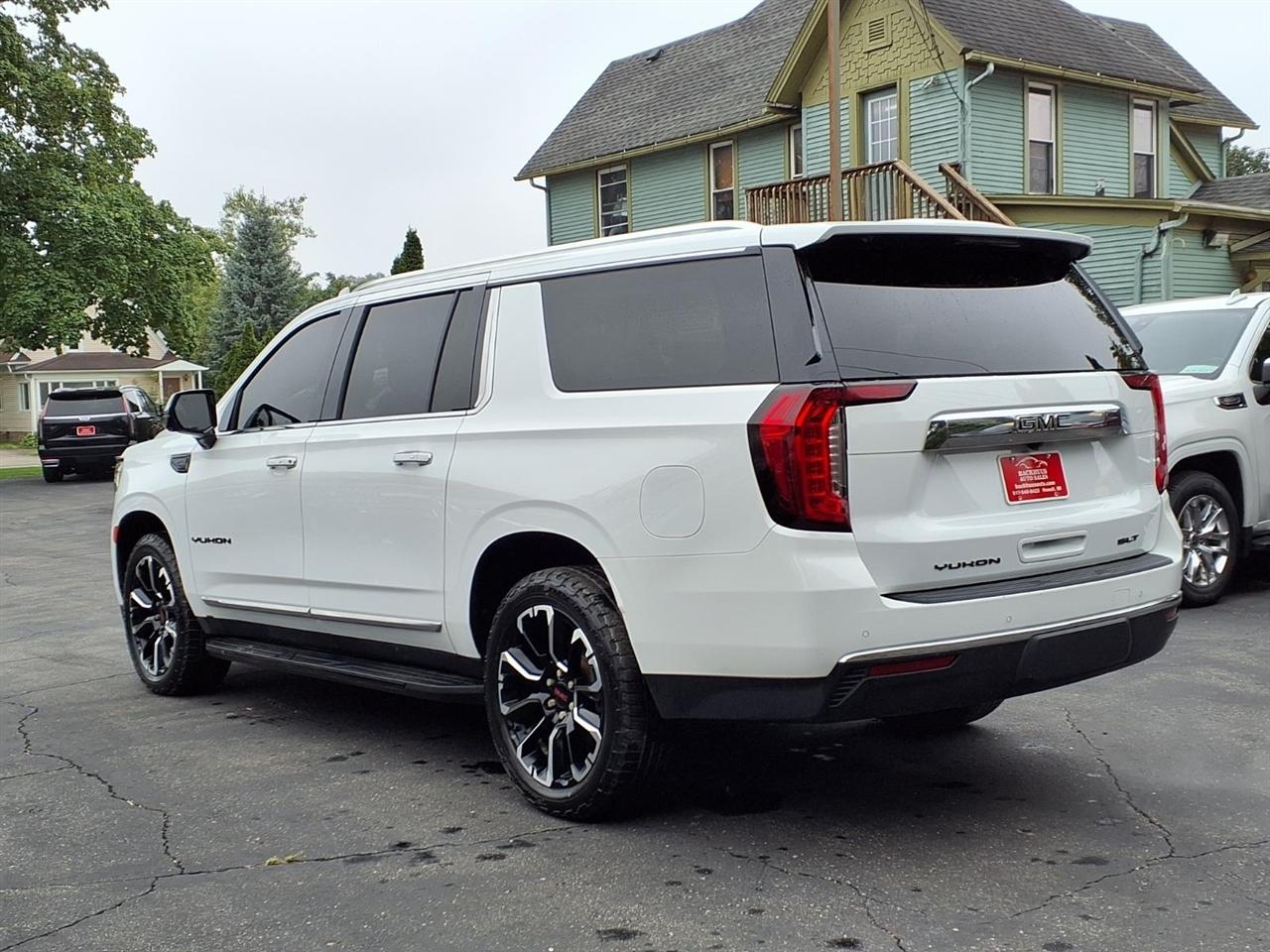GMC Yukon XL 4WD 4dr SLT 2023