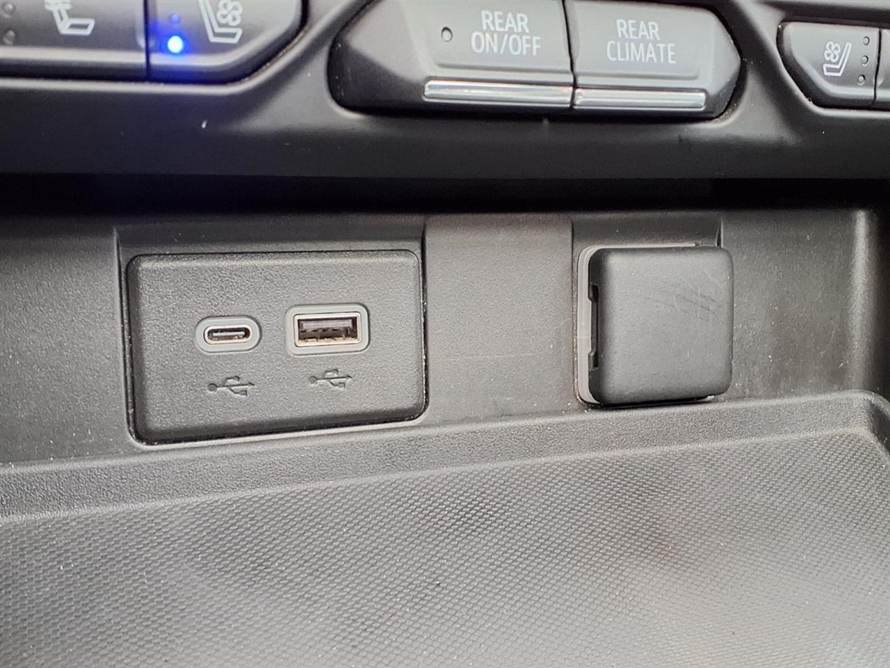 GMC Yukon XL 4WD 4dr SLT 2023