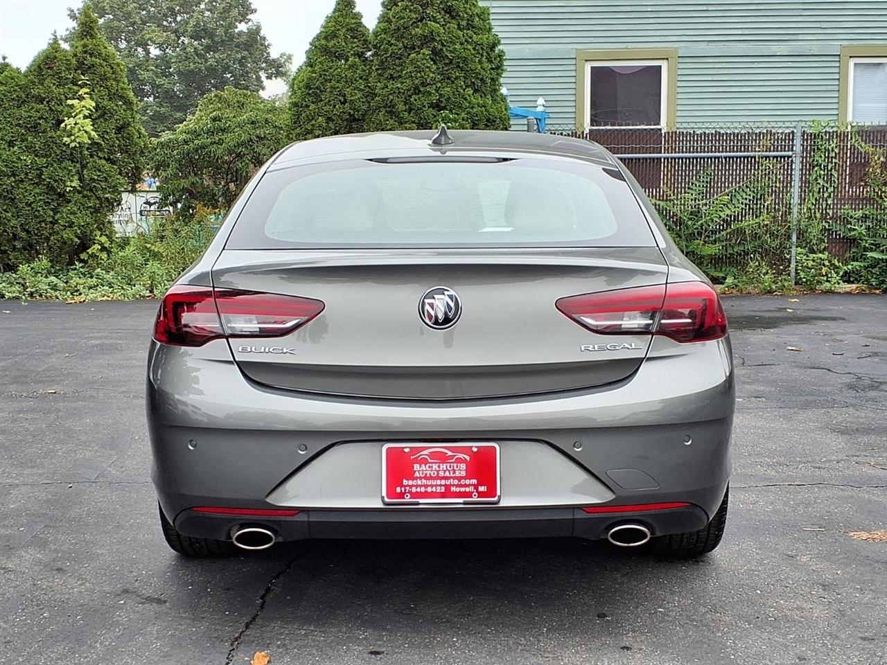 Buick Regal Sportback 4dr Sdn Essence FWD 2018