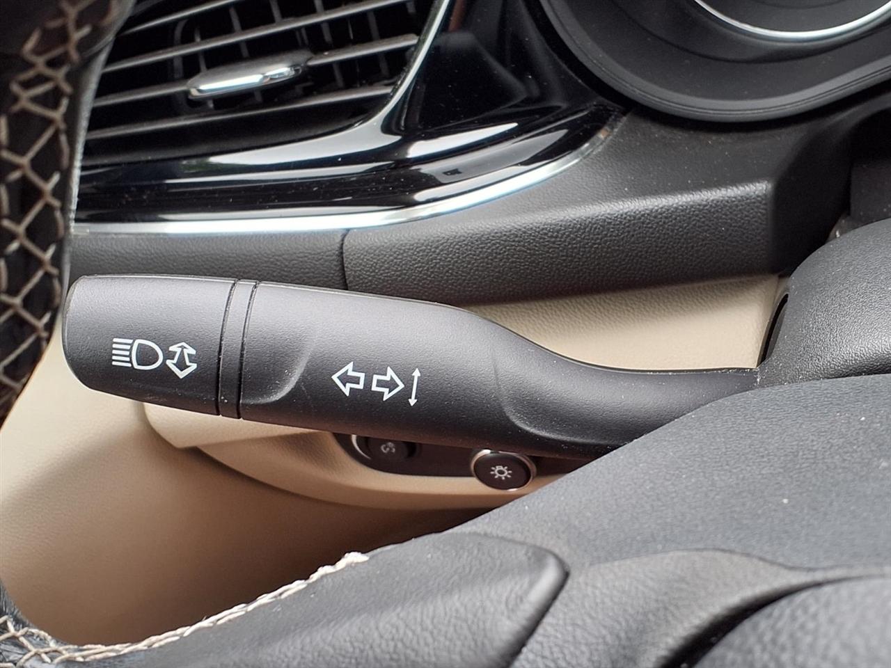 Buick Regal Sportback 4dr Sdn Essence FWD 2018