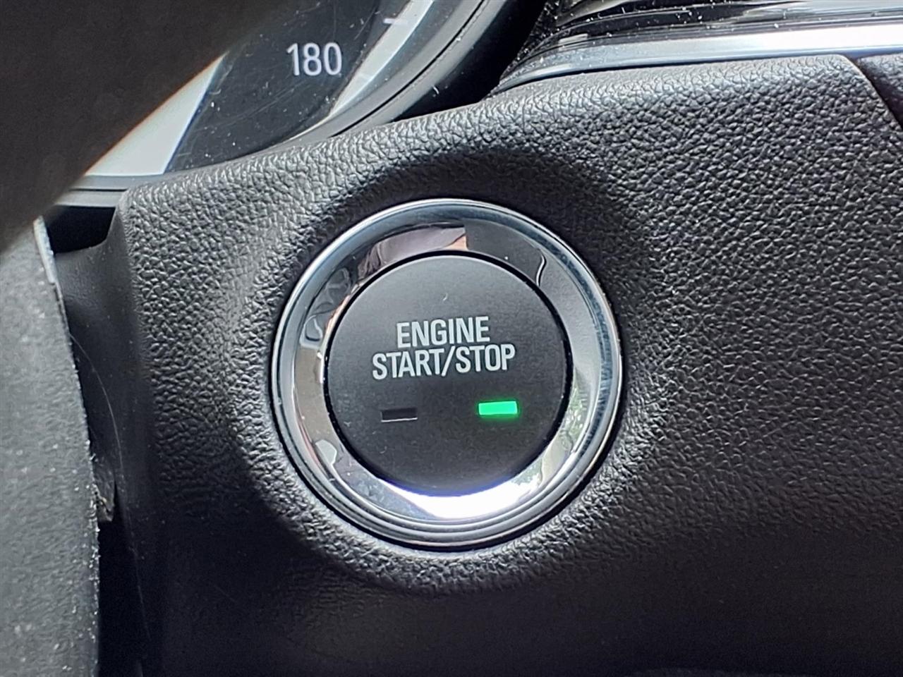 Buick Regal Sportback 4dr Sdn Essence FWD 2018