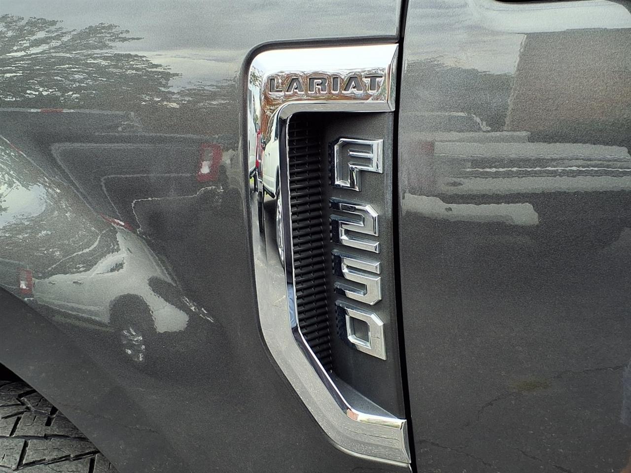 Ford Super Duty F-250 SRW King Ranch 4WD Crew Cab 8' Box 2019