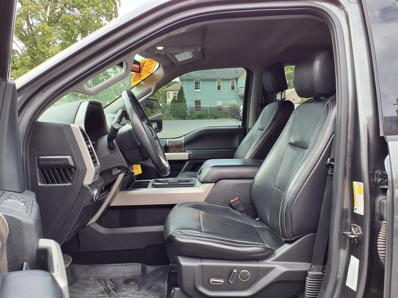 Ford Super Duty F-250 SRW King Ranch 4WD Crew Cab 8' Box 2019
