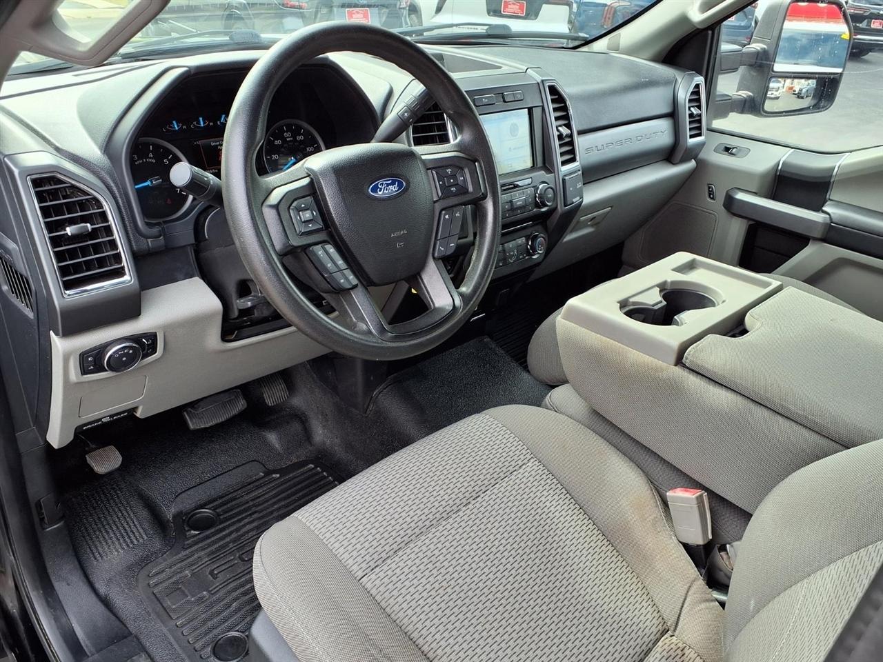 Ford Super Duty F-250 SRW XLT 4WD Reg Cab 8' Box 2018
