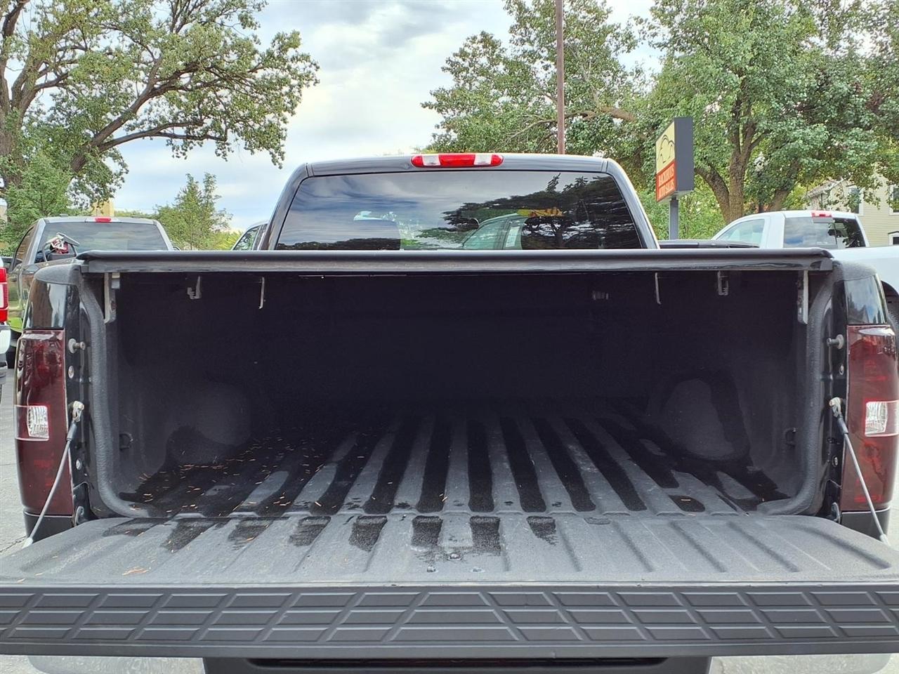 Chevrolet Silverado 1500 4WD Ext Cab 143.5" LT 2011