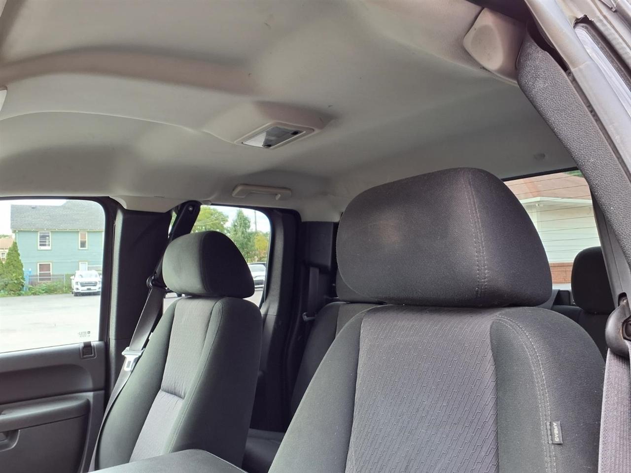 Chevrolet Silverado 1500 4WD Ext Cab 143.5" LT 2011