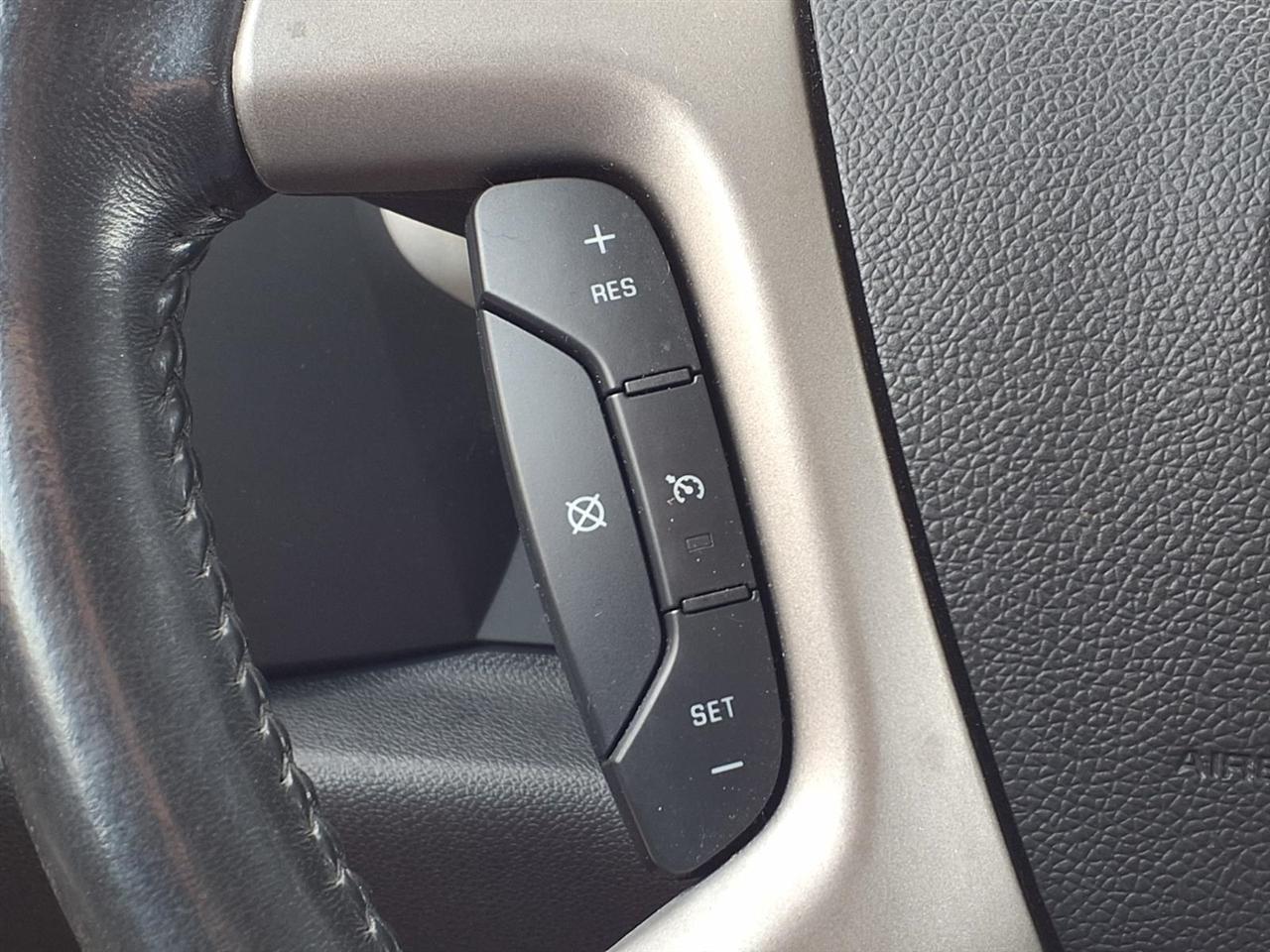 Chevrolet Silverado 1500 4WD Ext Cab 143.5" LT 2011